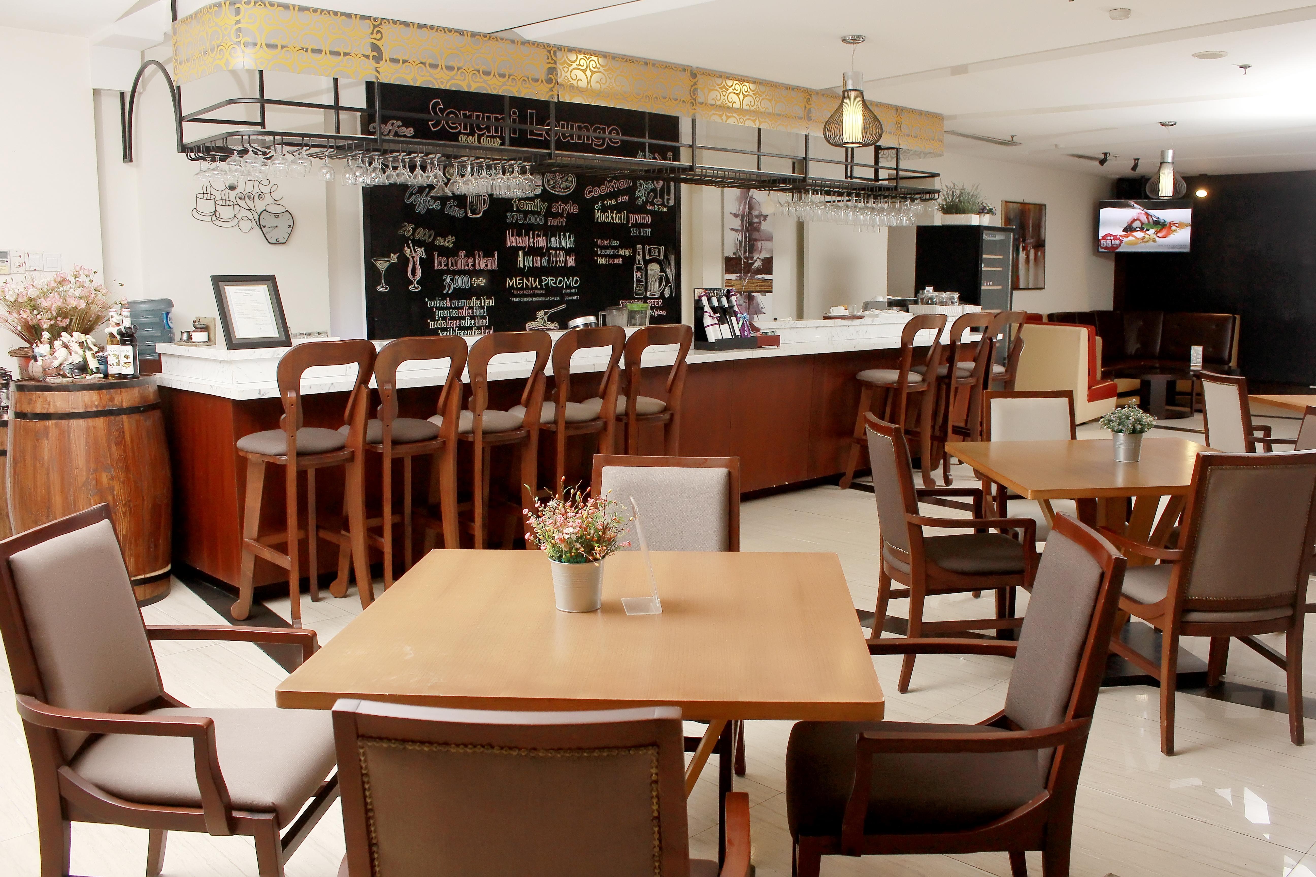 Java Palace Hotel Cikarang Exterior photo