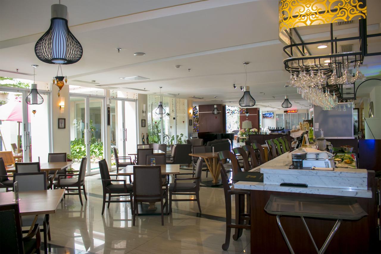 Java Palace Hotel Cikarang Exterior photo